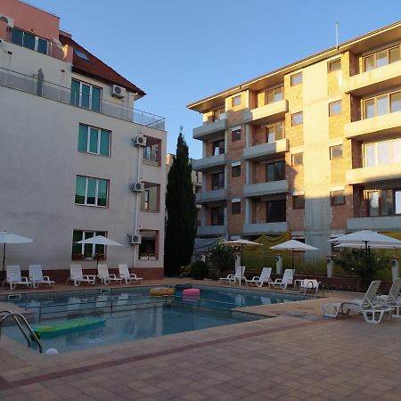 Apartment In Complex Tara Ravda Buitenkant foto