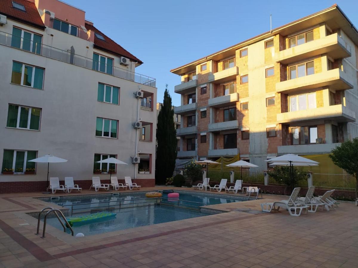 Apartment In Complex Tara Ravda Buitenkant foto
