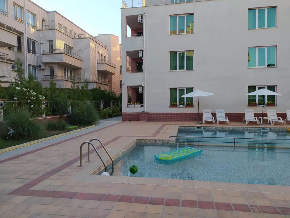 Apartment In Complex Tara Ravda Buitenkant foto
