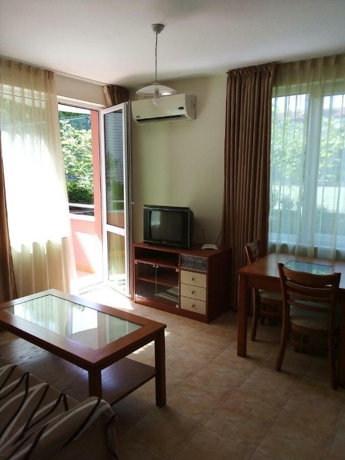 Apartment In Complex Tara Ravda Buitenkant foto