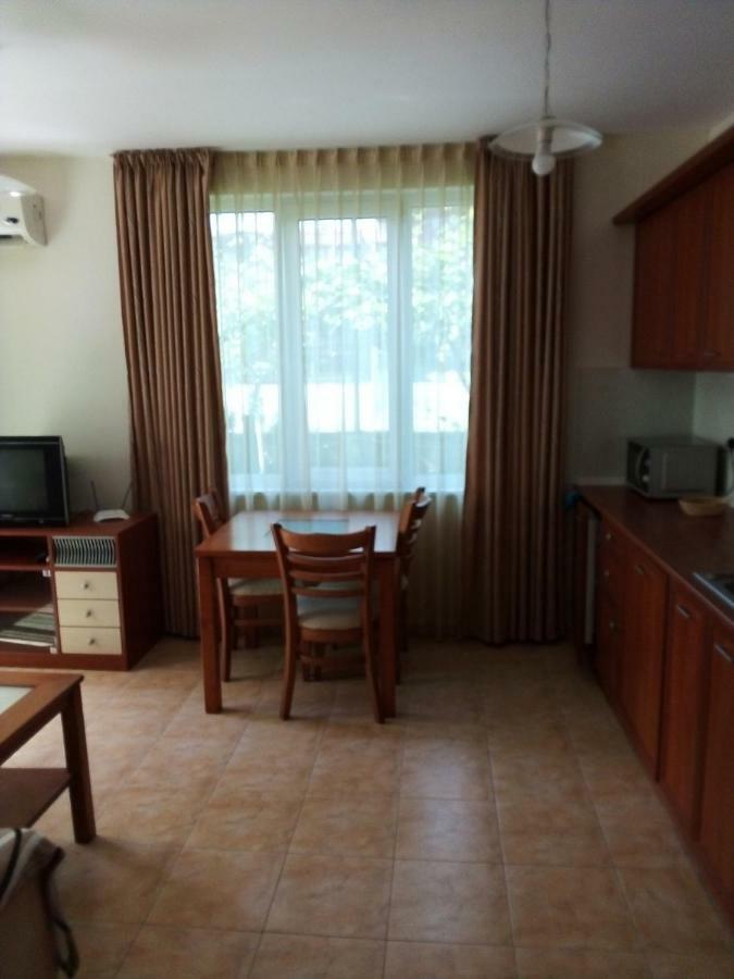 Apartment In Complex Tara Ravda Buitenkant foto