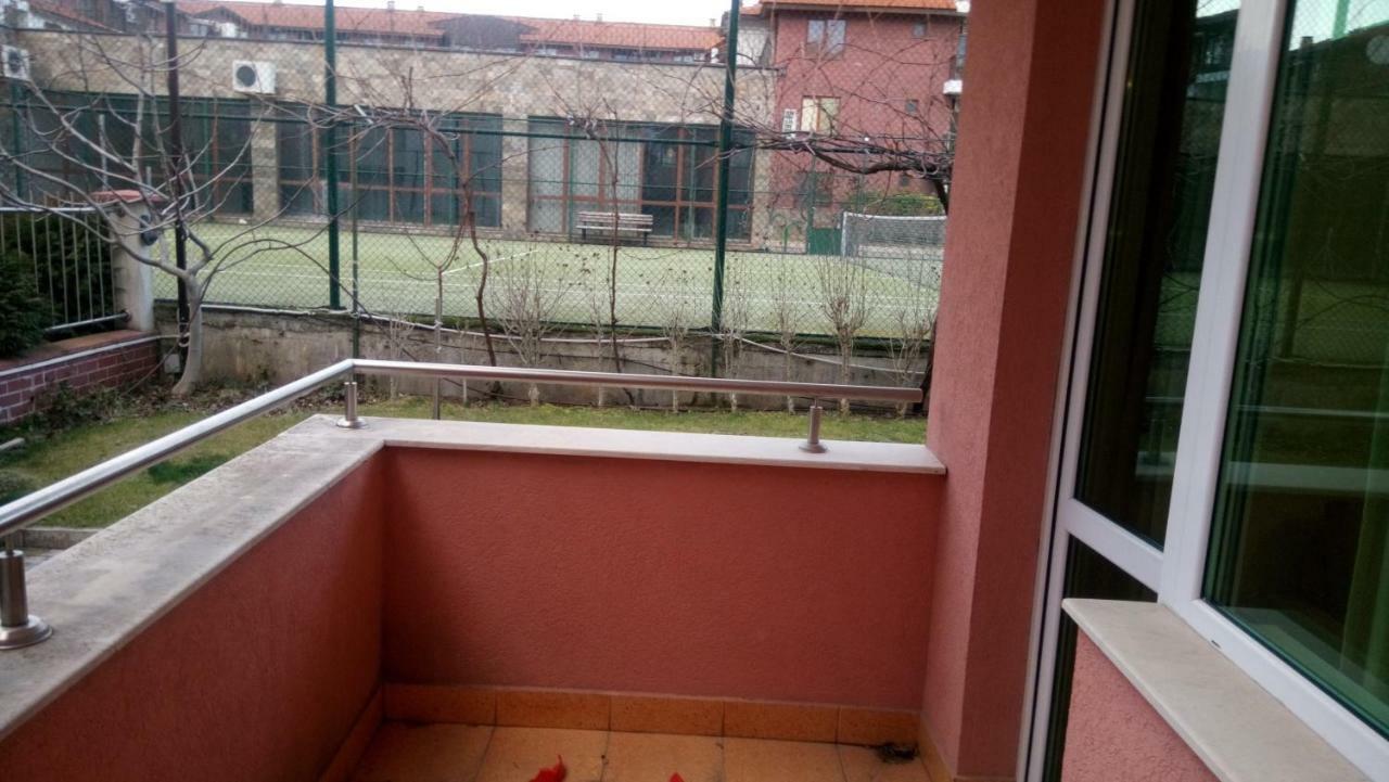 Apartment In Complex Tara Ravda Buitenkant foto